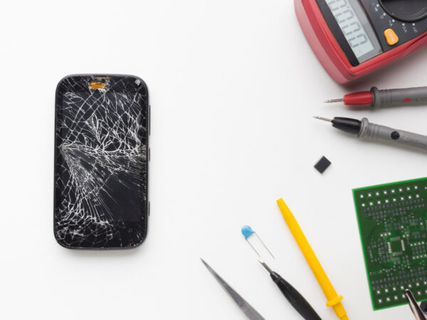 Mobile Phone Screens (LCD / OLED Displays)